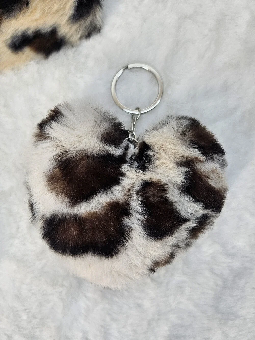 Leopard Print Cosmetic Bag And Turnlock Coin Purse Keychain Bundle